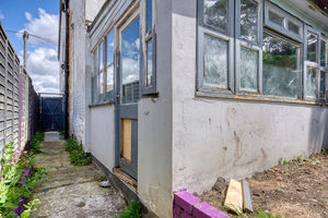 Rear External- click for photo gallery